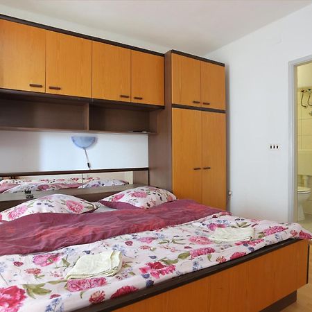 Apartments with a parking space Tucepi, Makarska - 6695 Pokój zdjęcie