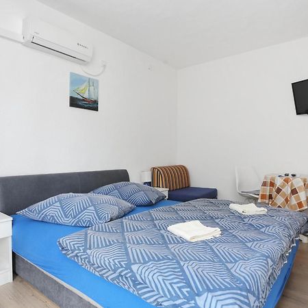 Apartments with a parking space Tucepi, Makarska - 6695 Pokój zdjęcie