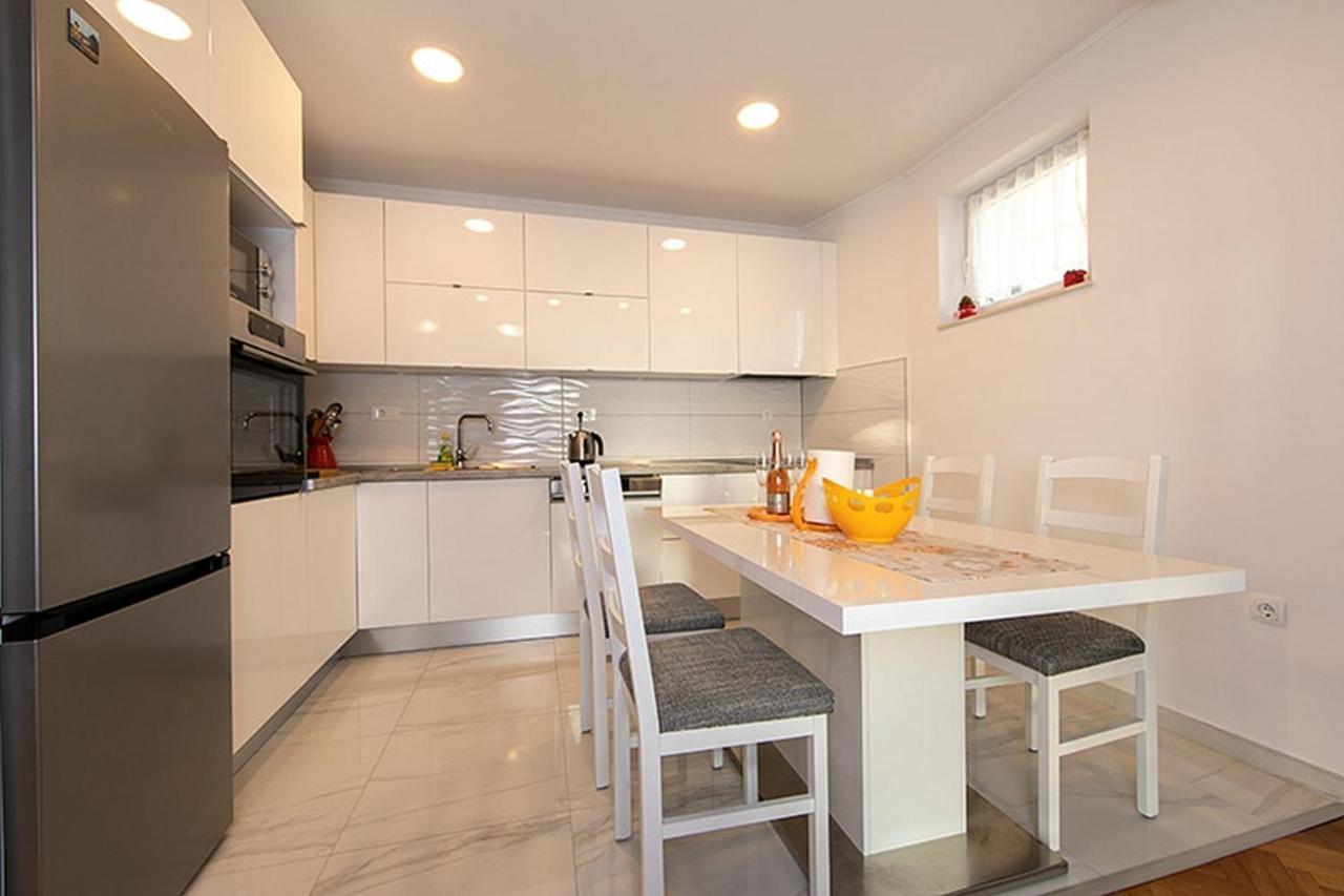 Apartments with a parking space Tucepi, Makarska - 6695 Zewnętrze zdjęcie