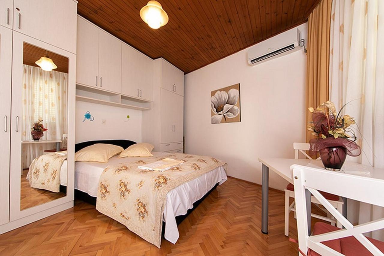Apartments with a parking space Tucepi, Makarska - 6695 Zewnętrze zdjęcie