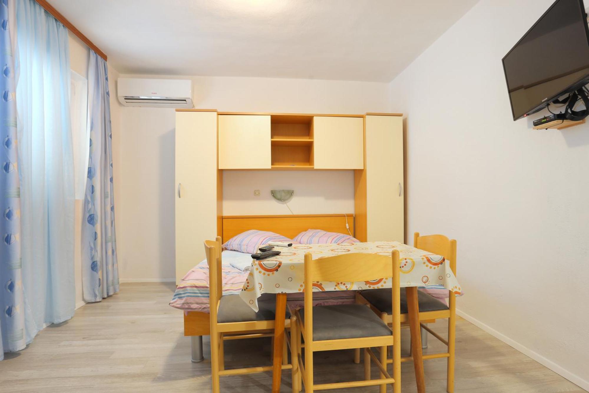 Apartments with a parking space Tucepi, Makarska - 6695 Pokój zdjęcie